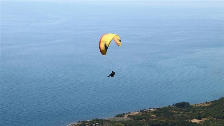 Uçmakdere, hafta sonu yamaç paraşütü yapmak isteyenleri ağırlıyor