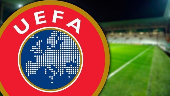 UEFA'dan Legia Varşova'ya ceza