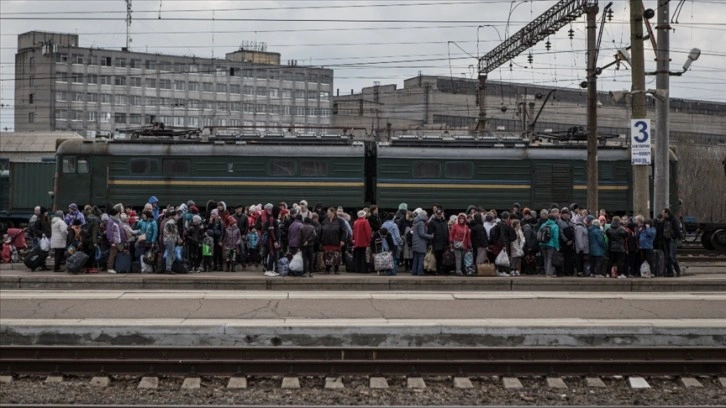 Ukrayna: Gün içinde 4 bin 676 sivil güvenli bölgelere çıkarıldı