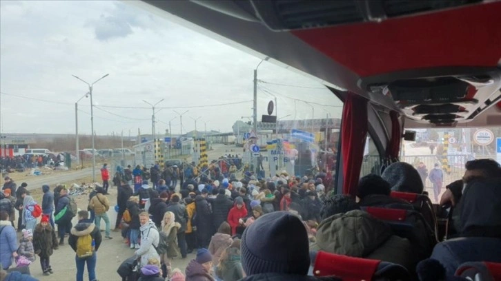 Ukrayna'dan yola çıkan Türklerin tahliyesi sürüyor