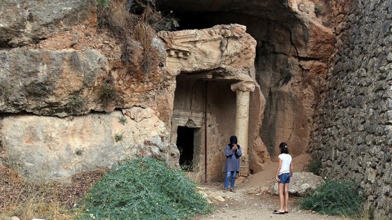 Ula 'kaya mezarları'yla da dikkati çekiyor