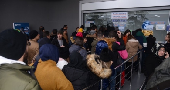 Uludağ'a çıkmak için binlerce kişi kuyruğa girdi