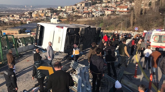 Uludağ yolunda tur otobüsü devrildi