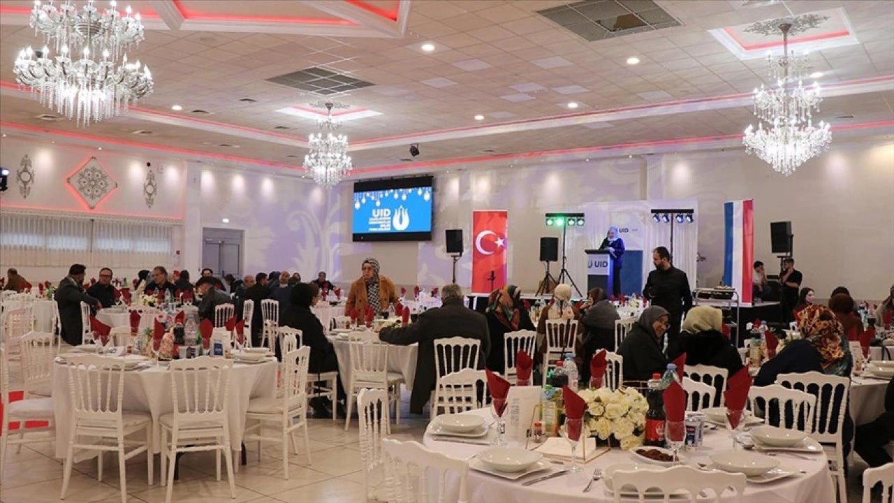 Uluslararası Demokratlar Birliği, Fransa'da iftar programı düzenledi