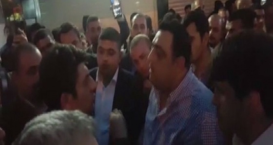 Ümit Özdağ ve Yusuf Halaçoğlu'nun konferansında gergin anlar