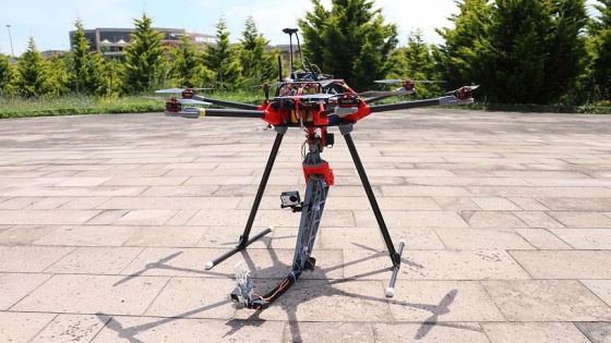 Üniversite öğrencileri robot kollu drone geliştirdi