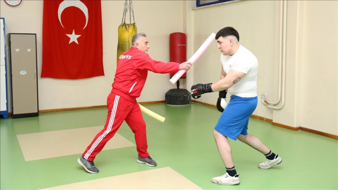 Üniversitesi öğrencisi Azeri boksör dünya şampiyonluğu hedefliyor