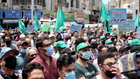 Ürdünlüler İsrail'in Kudüs'teki Şeyh Cerrah Mahallesi sakinlerini göçe zorlamasını protesto etti