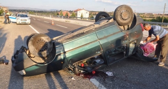 Uşak’ta trafik kazası; 1 ölü, 2 yaralı