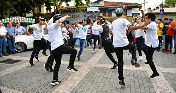 Uygur Türkleri, Çin tarafından yasaklanan 400 yıllık geleneklerini Bursa’da yaşattı