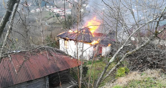 Uykudan yangınla uyandılar