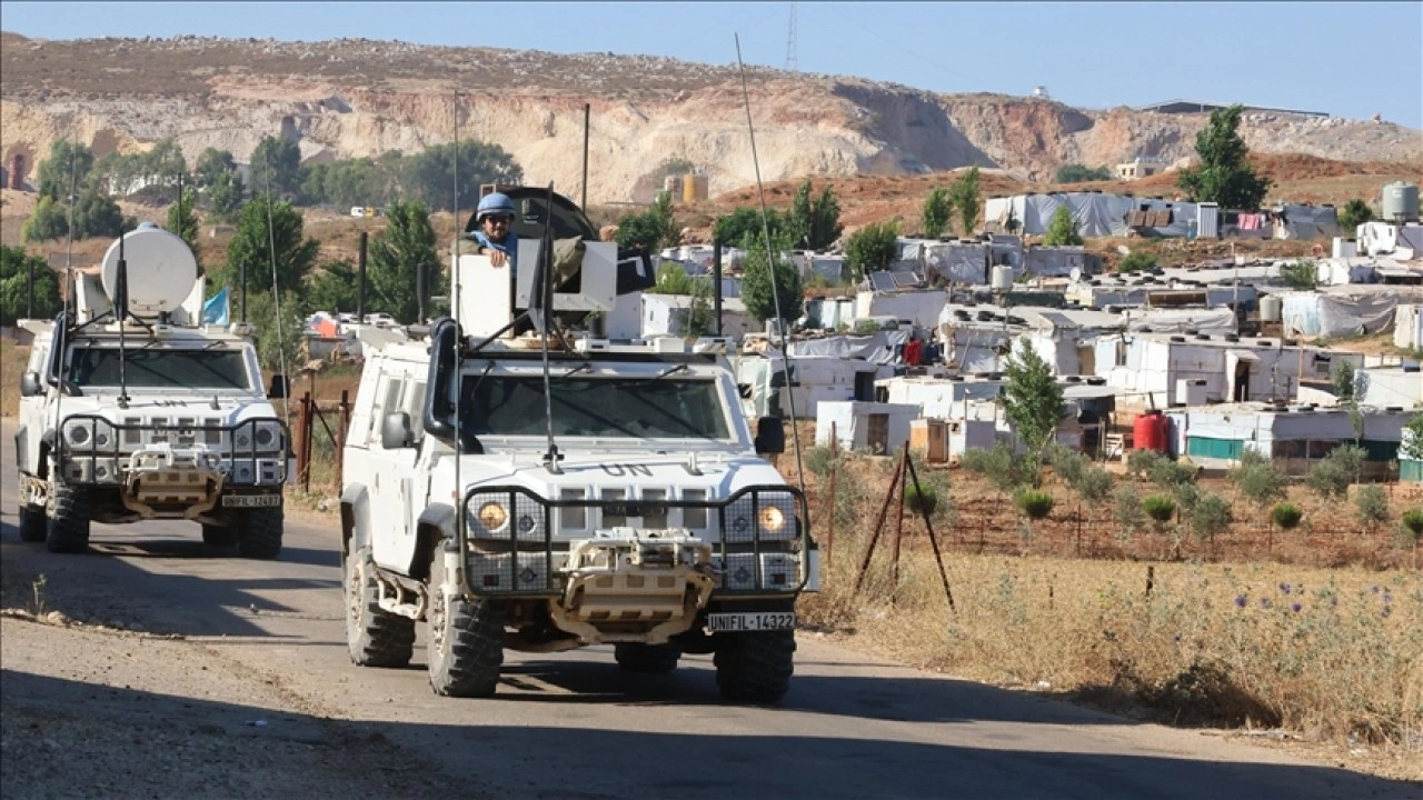 Uzmanlar, İsrail'in UNIFIL'e saldırısının uluslararası hukukun ihlali olduğunu vurguluyor