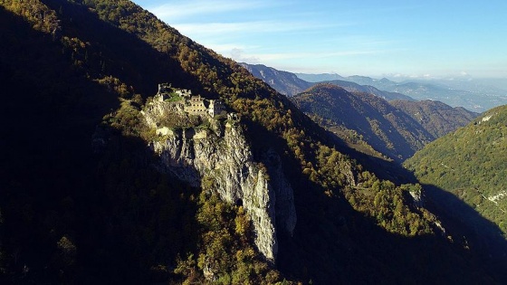 Vadinin zirvesindeki manastır: Kuştul