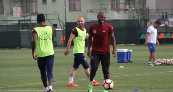 Vagner Love'dan takım arkadaşlarına teşekkür