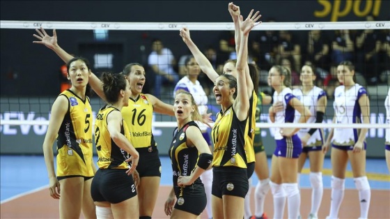 VakıfBank Dörtlü Final'e yükseldi