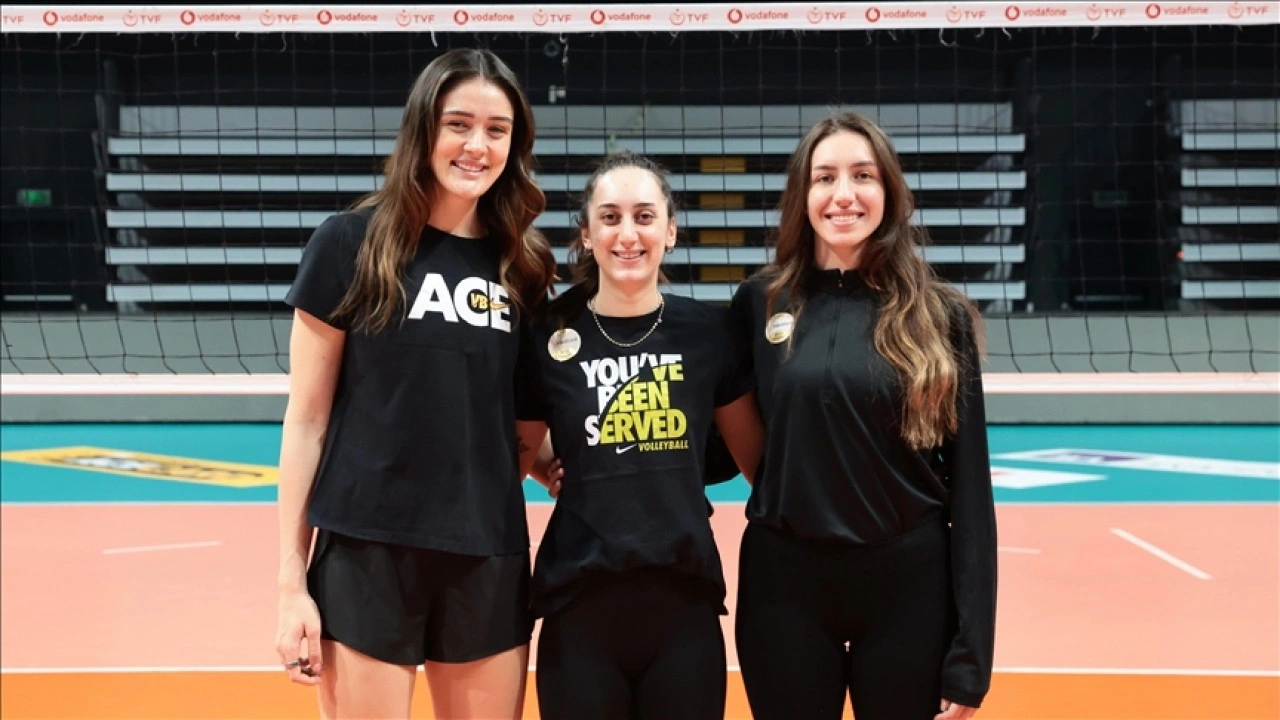 VakıfBank, Zehra Güneş, Ayça Aykaç Altıntaş ve Sıla Çalışkan ile sözleşme yeniledi