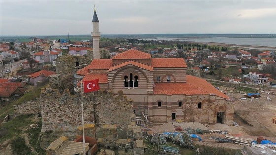 Vakıfların ayağa kaldırdığı sit alanındaki caminin bir köşesi müze olacak