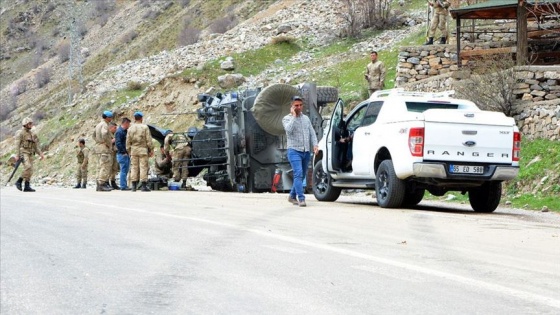 Van'da askeri araç devrildi: 6 yaralı