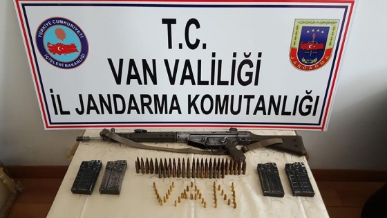 Van'da bir evde G-3 piyade tüfeği ele geçirildi