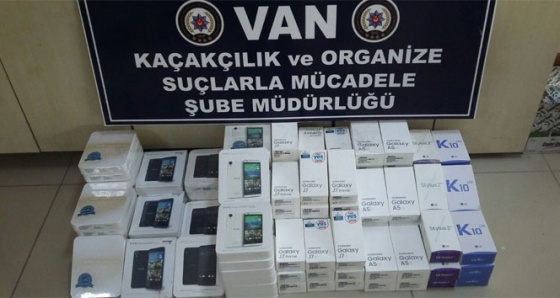 Van’da kaçak cep telefonu operasyonu