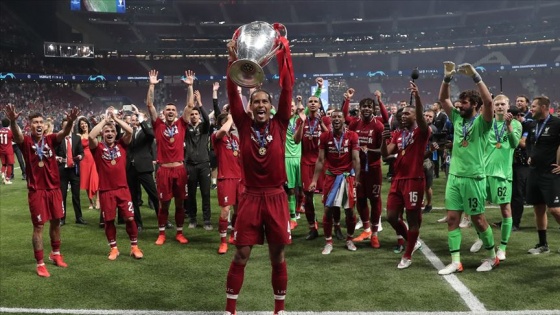 Van Dijk Avrupa'da yılın futbolcusu seçildi