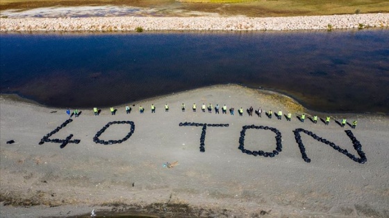 Van Gölü kıyıları ve Akköprü Deresi'nde 45 ton çöp toplandı