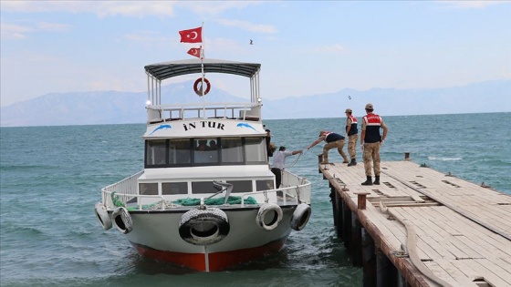 Van Gölü'nde teknenin batması sonucu kaybolan 1 kişinin daha cesedi bulundu