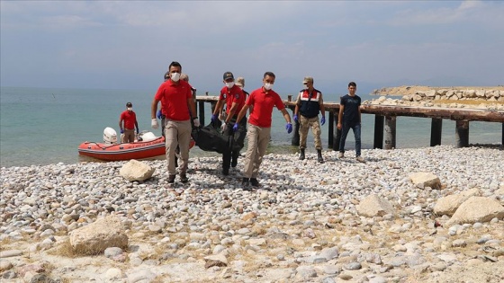 Van Gölü'nde teknenin batması sonucu kaybolan 3 kişinin daha cesedi bulundu