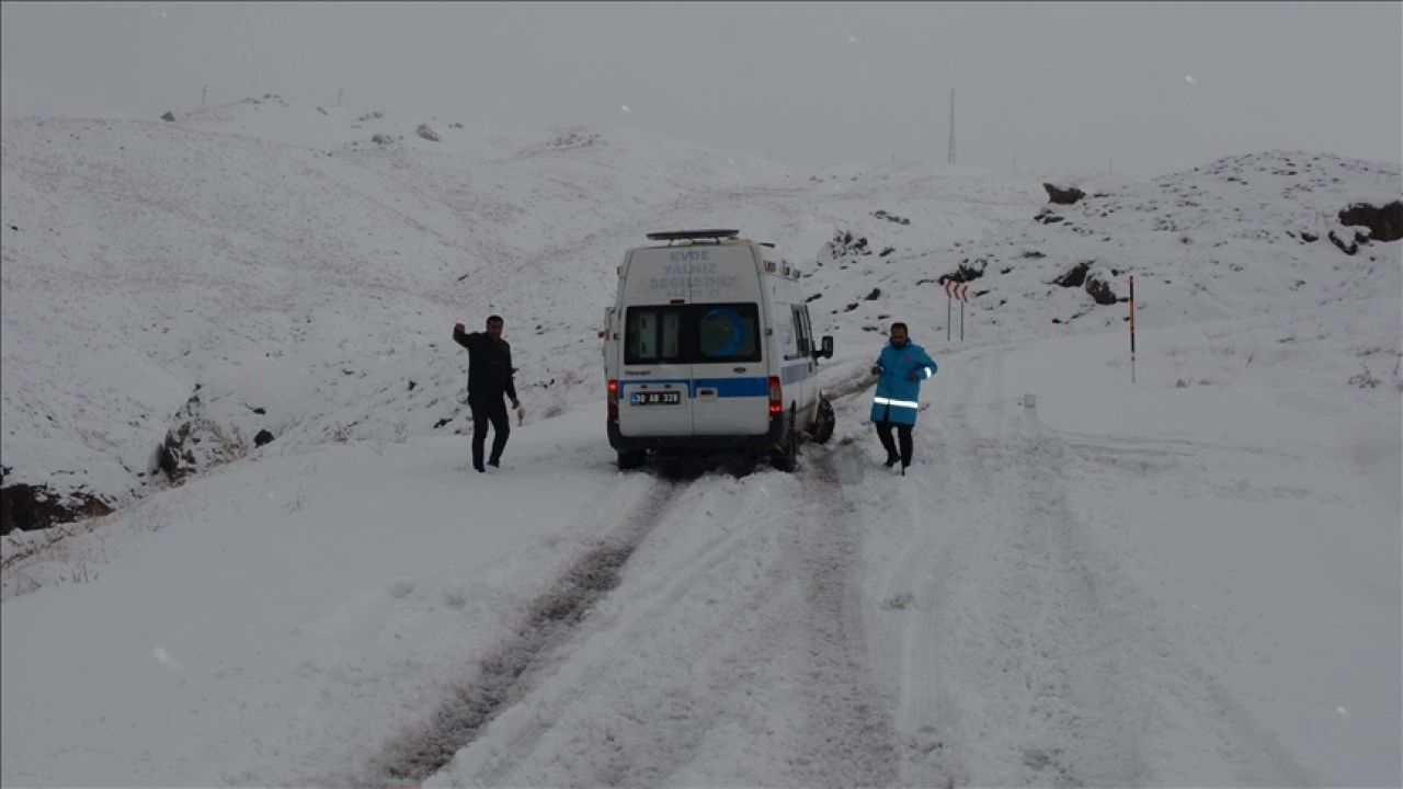 Van, Hakkari, Bitlis ve Muş'ta 283 yerleşim yerine ulaşım sağlanamıyor