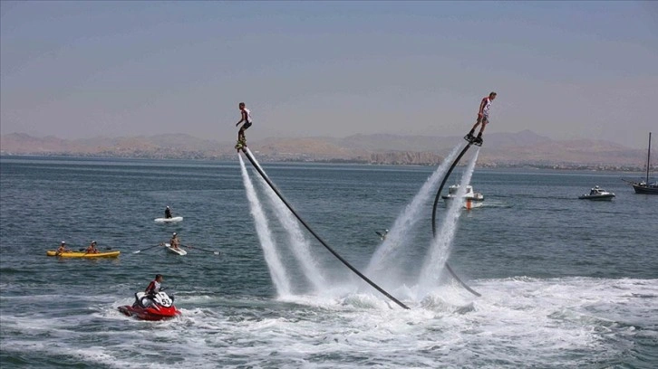 Van'da "10. Van Denizi Su Sporları Festivali" başladı