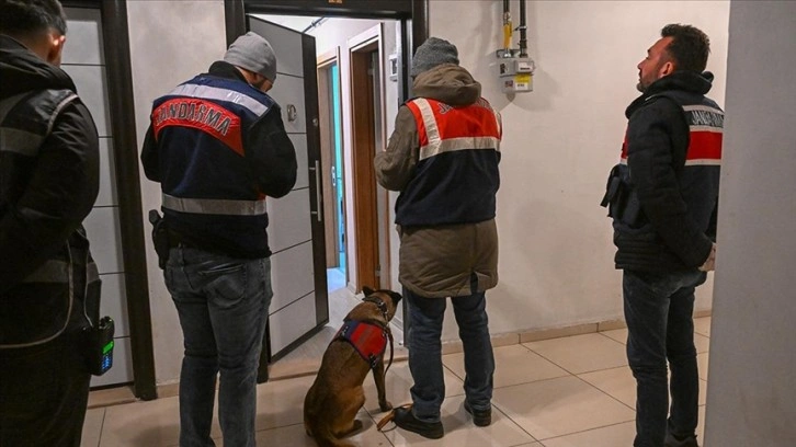 Van'da jandarma, terörün finans kaynağı uyuşturucuya geçit vermiyor