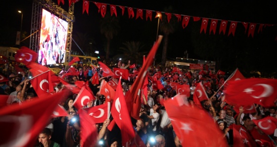 Vatan Caddesi'nde demokrasi nöbeti devam ediyor