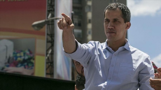 Venezuela'da 'Guaido kendisini devirmek isteyen temsilcisini azletti' iddiası