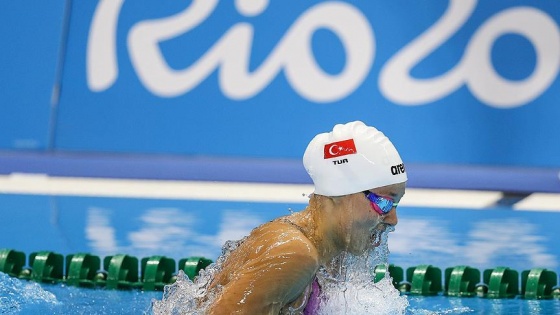 Viktoria Zeynep Güneş 100 metre kurbağalamada yarı finalde