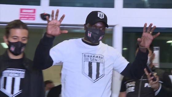 Vincent Aboubakar Beşiktaş için İstanbul'a geldi