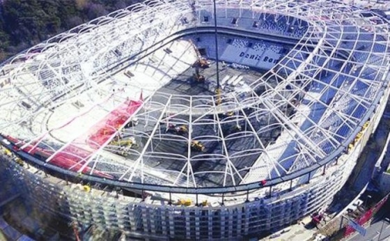 Vodafone Arena'nın çatısında örtü zamanı