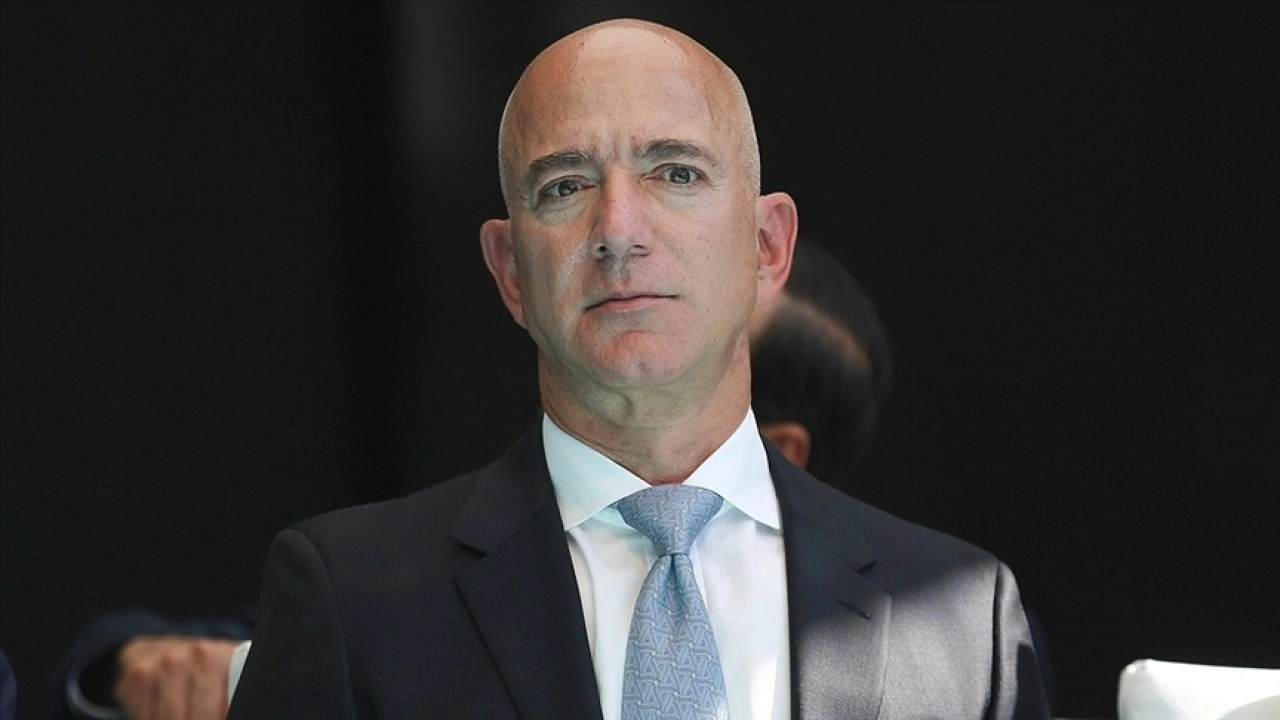 Washington Post'un sahibi Bezos, gazetede "önemli bir değişikliğe" gittiklerini açıkl