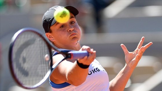 Wimbledon'da tek kadınlarda son yarı final bileti Barty'nin