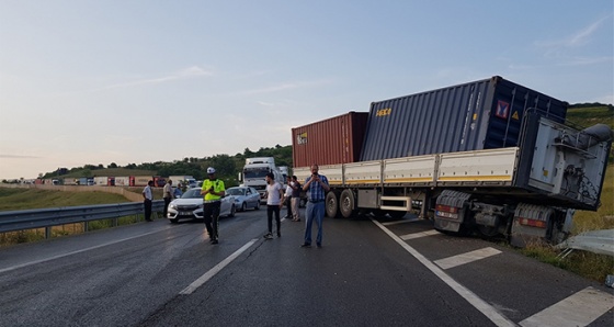 Yağmur Yalova-Bursa yolunda kazaya neden oldu: 1 yaralı