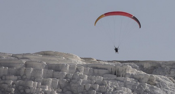 Yamaç paraşütünde yeni rota Pamukkale