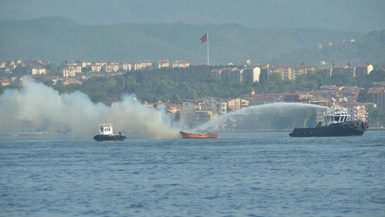 Yanan LPG tankerindeki haber alınamayan kişiyi arama çalışması başladı