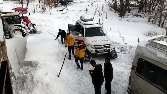 Yaralanan yaşlı kadının imdadına paletli ambulans yetişti