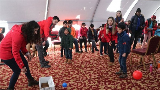 Yaraların sarılması için gösterilen çaba depremzedeleri mutlu ediyor