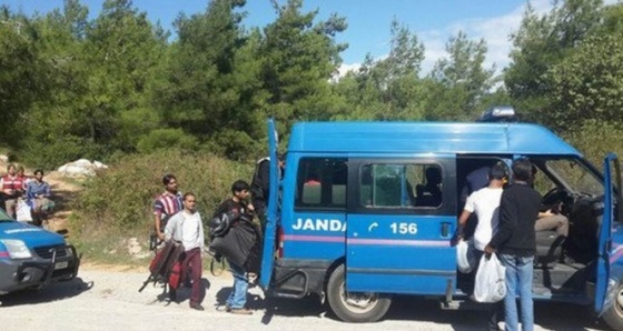 Yasa dışı yollardan Bulgaristan'a geçmeye çalışan 64 sığınmacı yakalandı