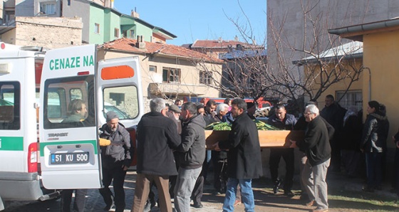 Yaşlı baba ve kızı soba kurbanı oldu