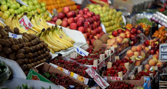 Yazlık meyveler tezgahlarda yerini aldı