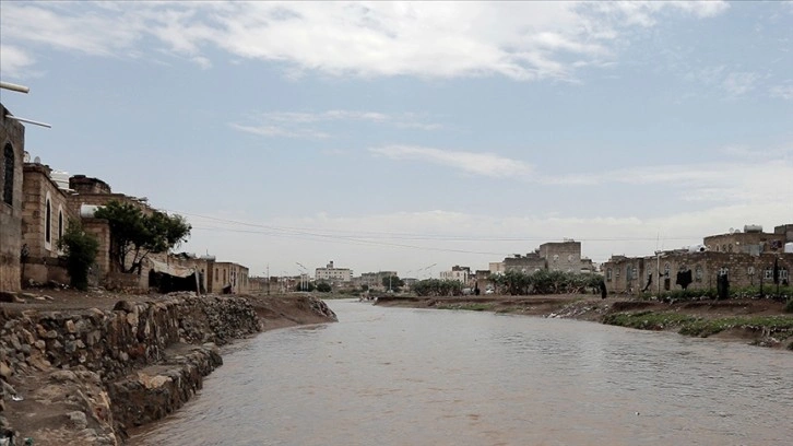 Yemen'de sel nedeniyle yerinden olan ailelerin sayısı 12 bini geçti