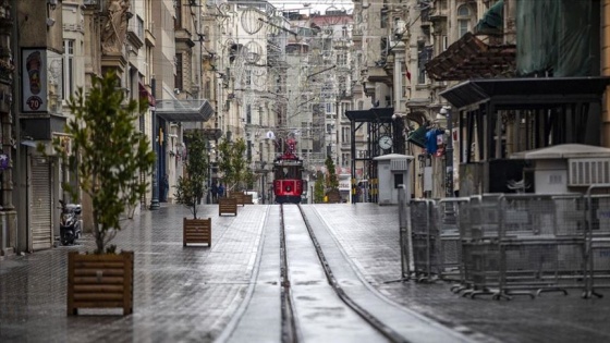 Yeni alınan Kovid-19 tedbirleri İstanbul'u sessizliğe bürüdü