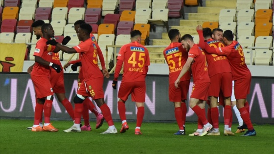 Yeni Malatyaspor sahasında Galatasaray'a geçit vermiyor