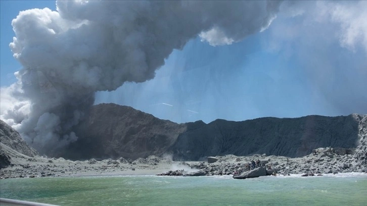 Yeni Zelanda'da Whakaari Yanardağı'nın faaliyete geçmesi nedeniyle bazı uçuşlar iptal edil